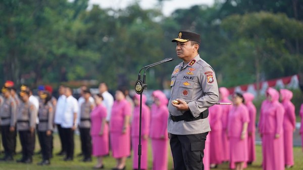 polda-riau-menggelar-upacara-kenaikan-pangkat-periode-1-juli-2025-menjelang-hari-bhayangkara-ke-79-1751256931044_169
