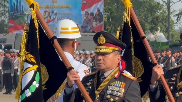 polda-riau-menerima-tanda-kehormatan-nugraha-sakanti-dari-presiden-prabowo-subianto-di-hari-bhayangkara-ke-80-1782877432918_169