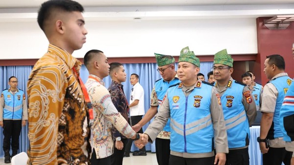 polda-riau-mengumumkan-14-putra-putri-asal-provinsi-riau-yang-lolos-seleksi-akpol-di-tingkat-daerah-1782560228434_169